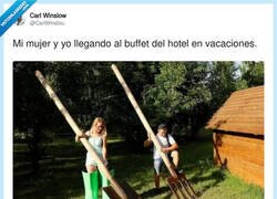 Enlace a Yo a por el postre y ella a por el marisco, por @CarlWinslou
