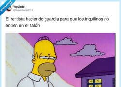 Enlace a En Barcelona alquilas una habitación y el salón es zona militar, por @Supertramp9713