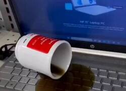 Enlace a Un portátil con opción café con leche, por @JohnMcClanebcn