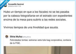 Enlace a Tote bag corporativa y a tirar de story, por @Alberto16611155
