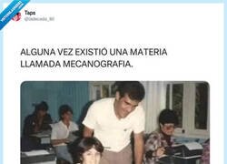 Enlace a Y era sumamente importante, por @ladecada_80