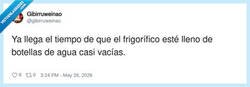 Enlace a Nevera llena de botellas con dos tragos, por si viene alguien, por @gibirruweinao