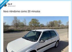 Enlace a Llevo riéndome como 20 minutos viendo a alguien pagar 15.000€ por esto, por @DeimosLit