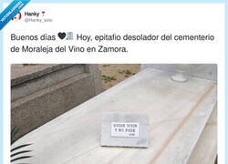 Enlace a Cuando te mueres y tu epitafio es más realista que tu LinkedIn, por @Hanky_solo