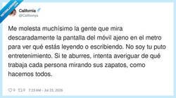 Enlace a Si vas a cotillear mi móvil en el metro, al menos invéntate una trama interesante, por @Califoxnya