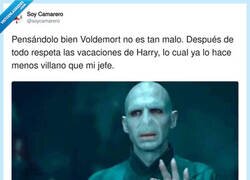 Enlace a El Señor Tenebroso podrá ser muchas cosas, pero no te escribe en vacaciones, por @soycamarero