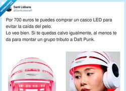 Enlace a 700 euros por un casco que parece un electrodoméstico con audífonos de Aliexpress, por @SantiLiebanaR
