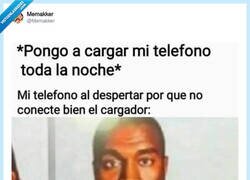 Enlace a Ocho horas de carga para llegar al 1% de batería, la hostia, por @Memakker