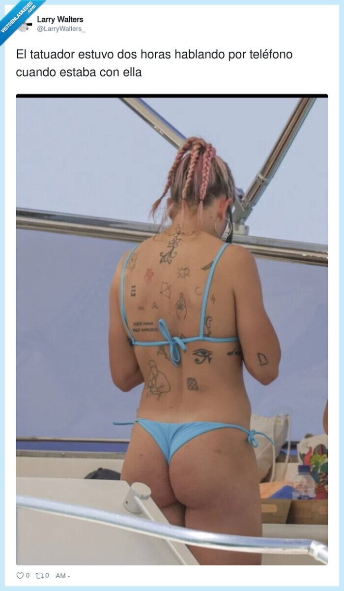 tatuajes,espalda,chica,bikini,tel&eacute;fono
