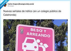 Enlace a La Concejalía de Tráfico descubrió que los padres españoles tienen derecho a besos y arreones gratis, por @cazagra