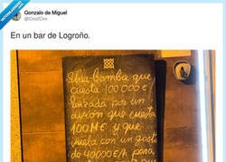 Enlace a Cuando intentas leer la carta pero el bar te suelta la tesis de Economía de una guerra, por @Ciro2Ciro
