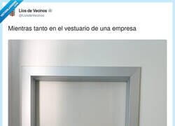 Enlace a Uf lo que habrá pasado ahí dentro, por @LiosdeVecinos