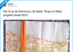 Enlace a Mientras Samsung y Apple se actualizan, yo sigo con mi atlas de papel que funciona perfectamente, gracias, por @LegoLlorchs