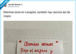 Enlace a Me mudo, pero os dejo un mercadillo clandestino en el patio, por @LiosdeVecinos