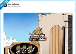 Enlace a Las intenciones ocultas de un masaje de espalda nunca fueron tan evidentes, por @ymuchosmemes