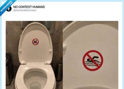 Enlace a Las normas del baño se han puesto muy estrictas, por @HumansNoContext
