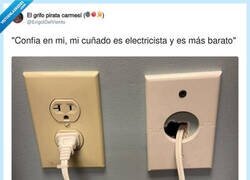 Enlace a El cuñado electricista y sus soluciones creativas, por @ErigolDelViento