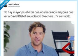 Enlace a Bisbal anunciando zapatillas para ponérselas sentado: el día que asumes que tu generación ya cruje, por @SantiLiebanaR