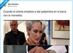 Enlace a La cara de todo camarero cuando oye el tintineo de la monedita en la barra, por @soycamarero