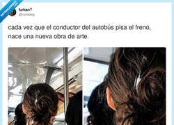 Enlace a El tatuaje temporal más popular entre los que viajan de pie en el bus, por @ruhadeg