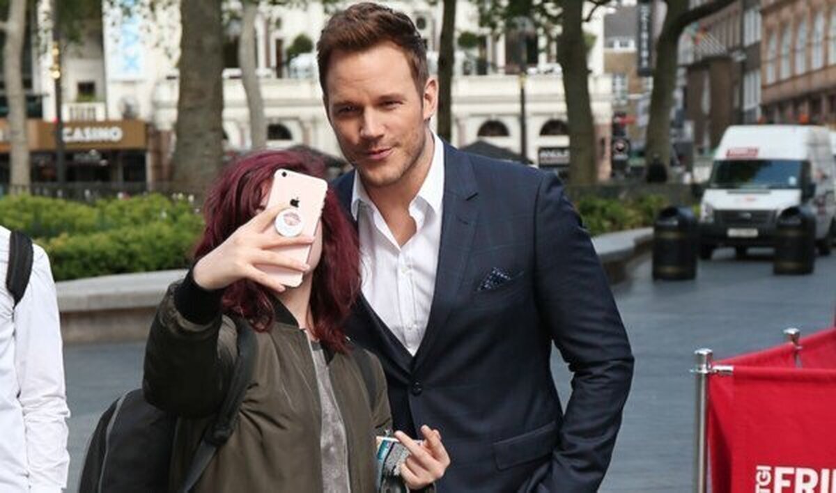 La técnica de Chris Pratt para evitar hacerse fotos con los fans