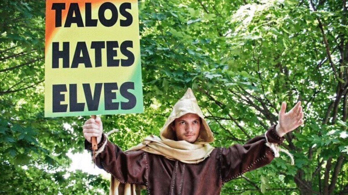 Un fan de Skyrim se cuela en una manifestación cristiana y acaba liándola