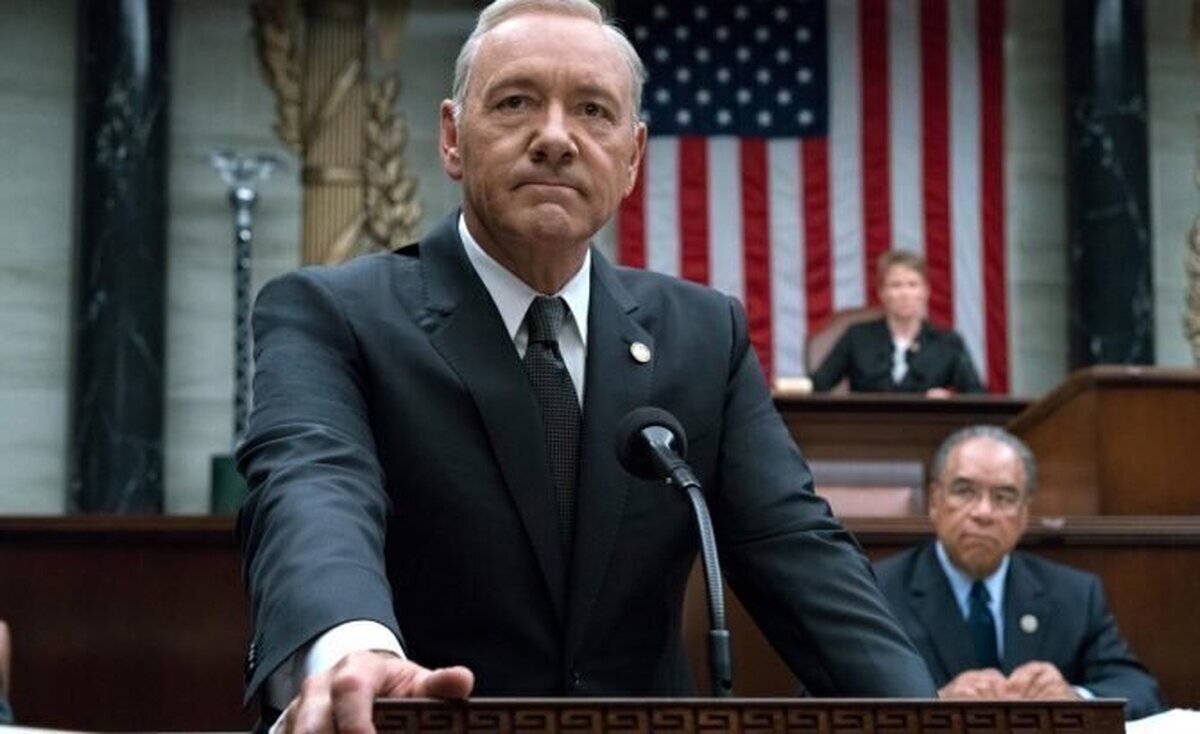 Los creadores de House of Cards confirman la muerte de Frank Underwood de la forma más fría