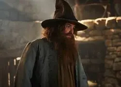 Prime Video acaba de confirmar que Tom Bombadil aparecer&aacute; en la segunda temporada de El Se&ntilde;or de los Anillos: Los Anillos de Poder