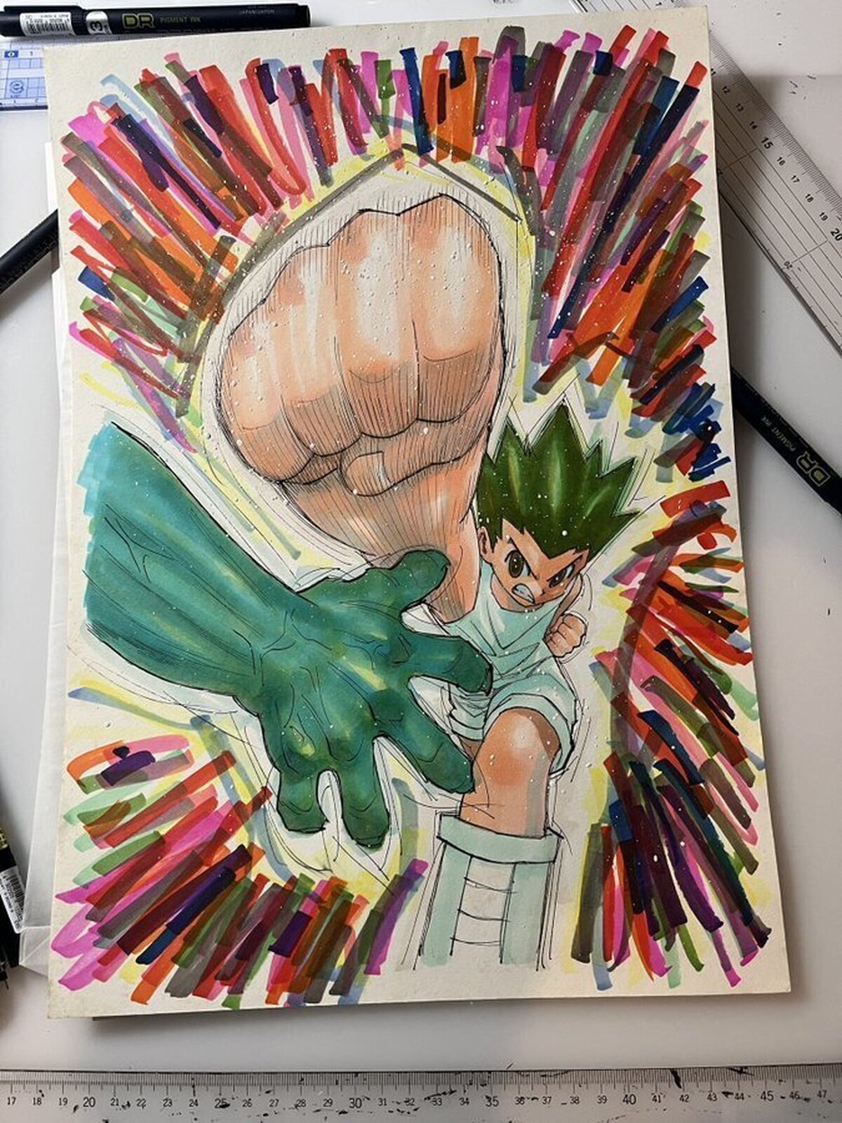 Los nuevos dibujos del creador de Hunter X Hunter. Está cocinando algo grande.