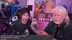 Al CEO de Twitch se le cuelan un par de pechos en un directo mientras ense&ntilde;aba novedades de la plataforma