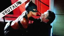 Halle Berry culpa a la cr&iacute;tica por el fracaso de Catwoman 2004