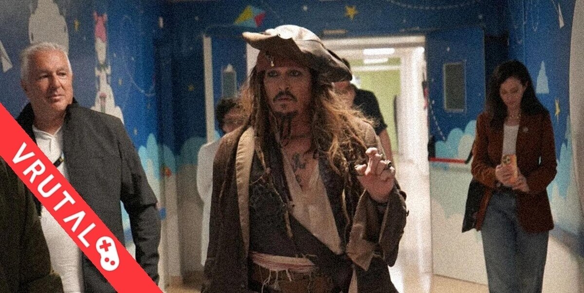 Visita sorpresa de Johnny Depp como Jack Sparrow en hospital de San Sebastián