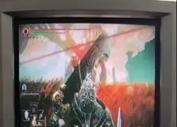 Elden Ring en un viejo televisor CRT