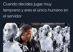 El &uacute;nico humano en el lobby