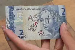 Pues s&iacute; que se parece al coloso de Rodas