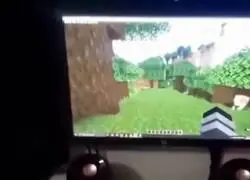 Hay un desgracia'o que se est&aacute; pasando el Minecraft con un lector de barras