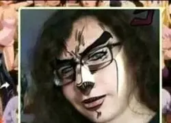 Es un amigo muy raro..