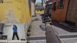 El jugador que enga&ntilde;a a todos en el Counter tir&aacute;ndose al suelo en realidad virtual