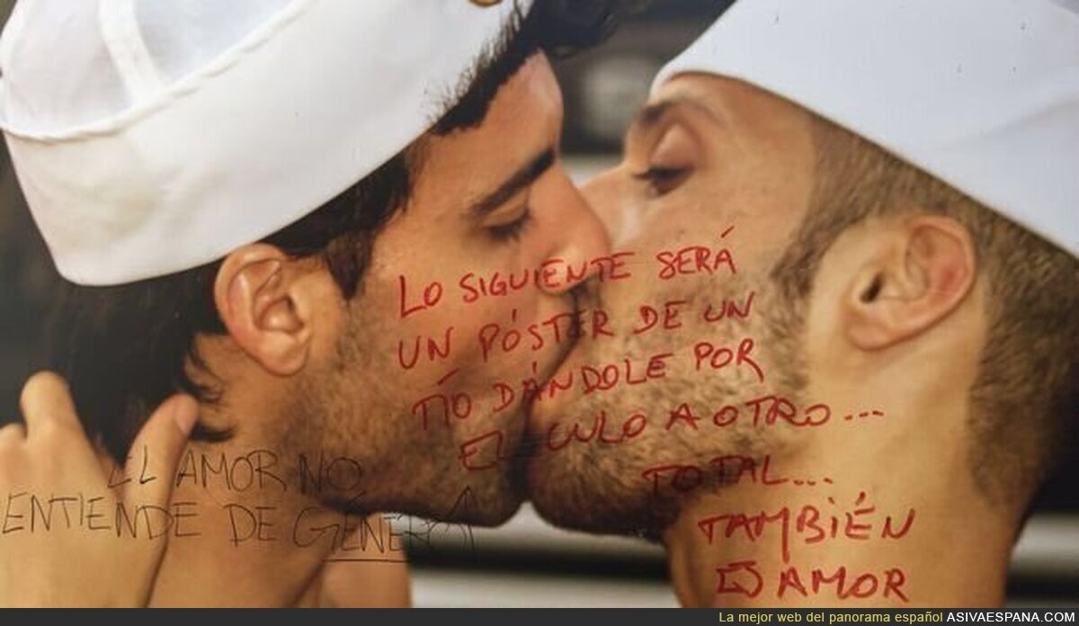 Pintadas homófobas en la exposición del orgullo gay en Sevilla