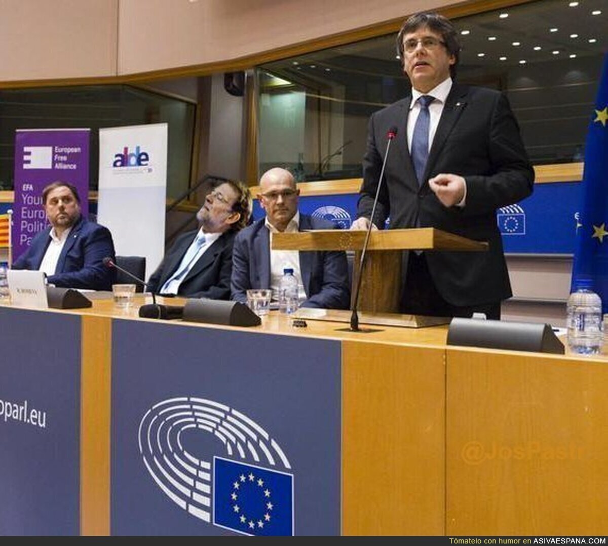 Rajoy se duerme en la intervencion de Puigdemont en el Parlamento Europeo