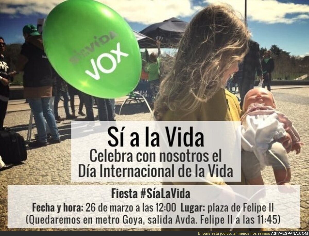 Vox usa un muñeco plástico para su manifestación "pro-vida"