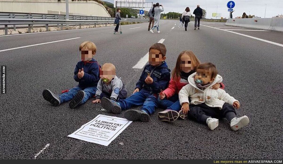 Independentista utilizan a bebés para cortar carreteras