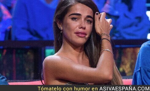 136692 - Violeta se presenta en el plató de Supervivientes sin bragas y el cámara deja al descubierto todo sin que nadie lo esperase en primer plano