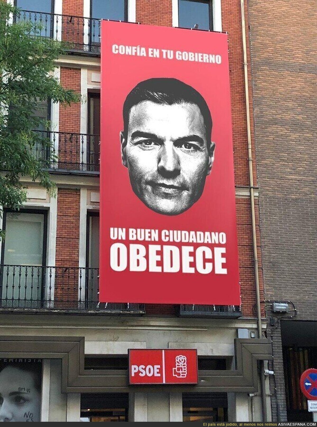 Así ha amanecido la sede del PSOE en Madrid