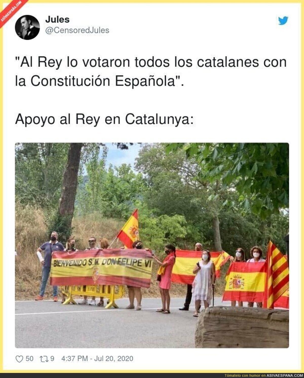 Varios decenas de miles de personas catalanas se acercan a apoyar al Rey