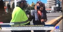Centenares de tractores paran la ciudad de Murcia y este trabajador deja al descubierto por quien ha sido mandado allí