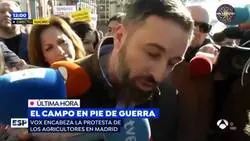 As&iacute; es como los manifestantes echan en cara a Santiago.Abascal verdades como pu&ntilde;os