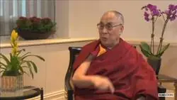 El Dalai Lama, sobre si podría haber una Dalai Lama mujer:   «Podría ser si es muy, muy guapa, de lo contrario no tendría mucho más uso porque es una mujer.»