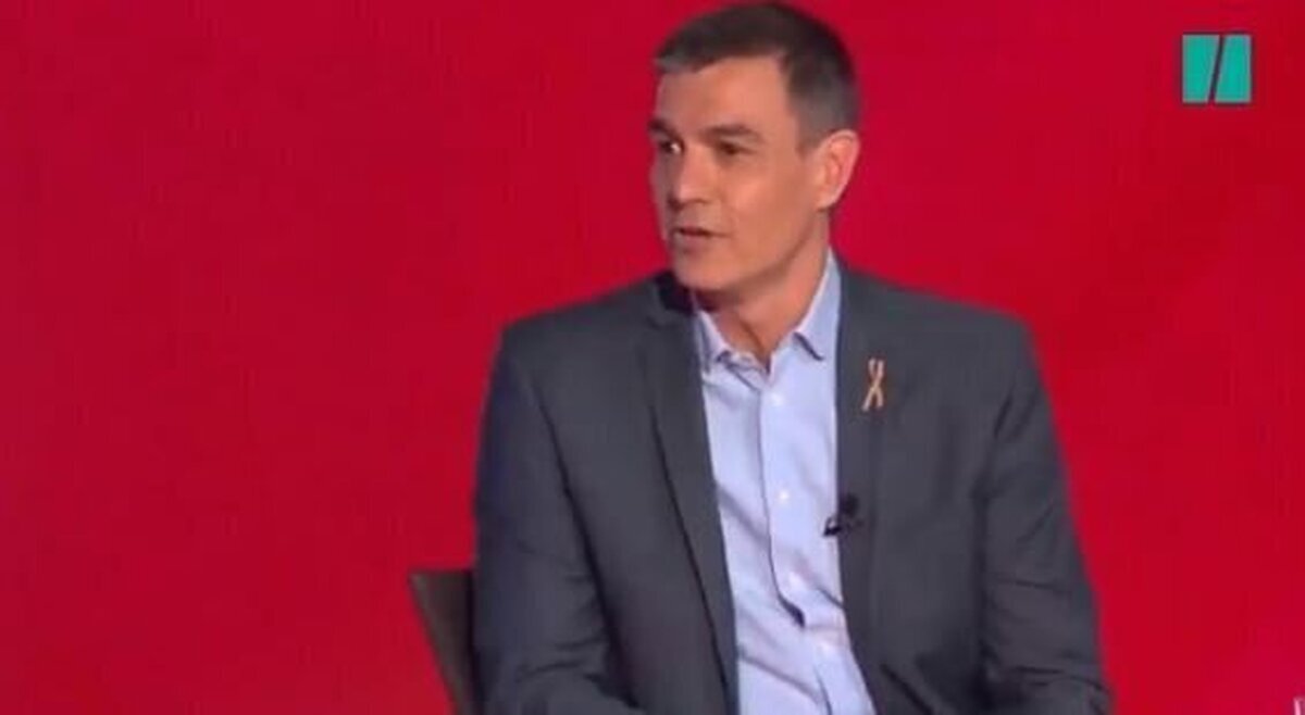 Pedro Sánchez le da en toda la boca al PP por su campaña de "Verano Azul"