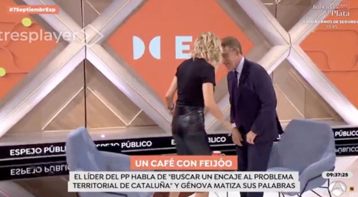 La surrealista escena de Susanna Griso y Feijóo dándose dos besos